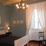 Calisto 6 Bed and breakfast 4*