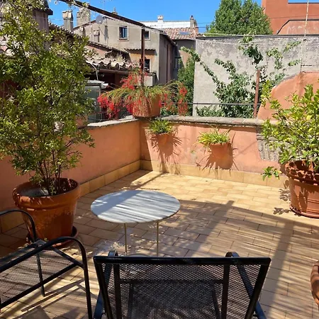 Calisto 6 住宿加早餐酒店